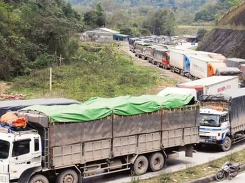 Hỏa tốc đề nghị 3 bộ gỡ vướng cho nông sản đang ùn tắc ở cửa khẩu