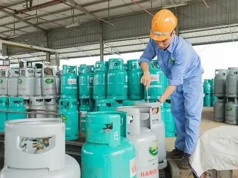 Từ hôm nay (1/2), giá gas bán lẻ tăng