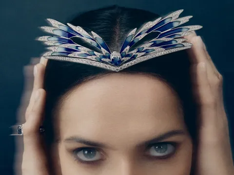 Soi cận cảnh bộ BST trang sức đẹp vô thực, tinh xảo đến từng chi tiết ngỡ như trong thần thoại