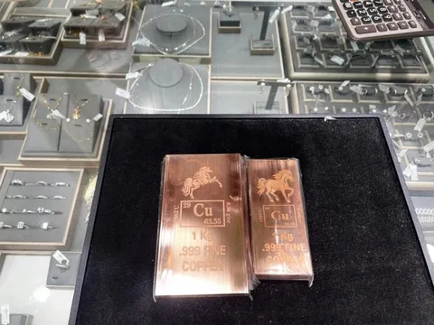 Sau vàng, bạc, người dân đổ xô tích trữ thứ kim loại này, chờ ngày lập đỉnh