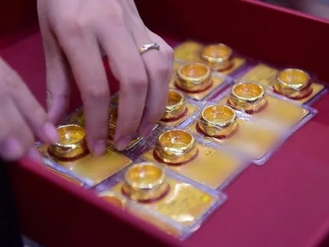 Người phụ nữ SN 1978 bỏ 2,5 tỷ đồng mua 2kg vàng, 12 năm sau đến ngày lập đỉnh đem đi bán thì được báo: “Chị không nên làm vậy”