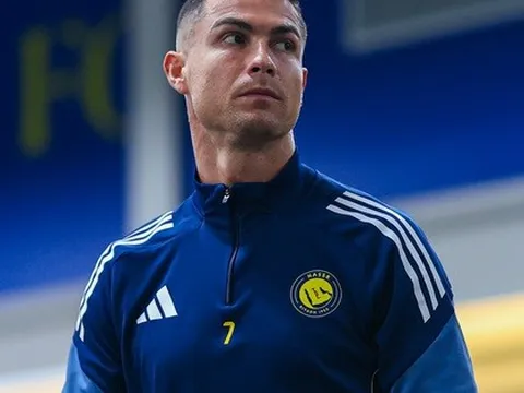 Ronaldo bất ngờ "đình công"