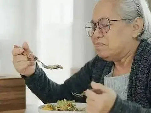 Người trên 60 tuổi thà ở nhà ngủ còn hơn là làm 4 điều này thường xuyên, càng làm càng hại thân