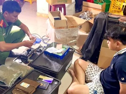 Khám xét căn phòng kín, bắt "ông trùm" Đỗ Hữu Duy và thu giữ toàn bộ tang vật