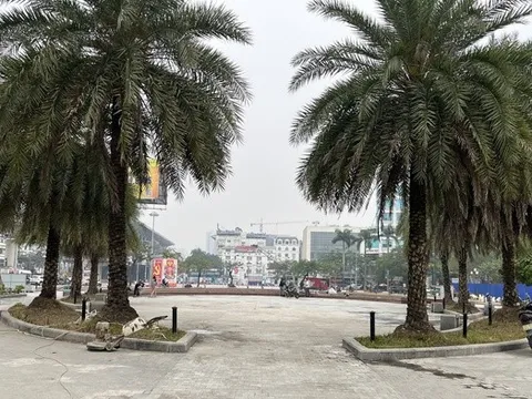 Sau phản ánh xuống cấp, công viên hồ điều hòa Mai Dịch khoác diện mạo mới