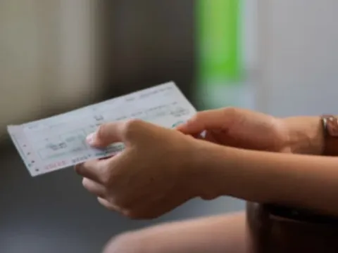 Thưởng Tết không tiền mặt: Món quà bất ngờ khiến nhân viên rưng rưng