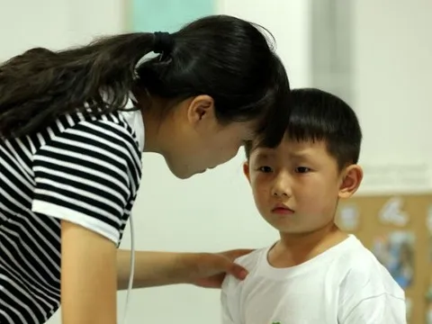 Làm mẹ 20 năm tôi mới thấm: Con không cần đứng đầu lớp, chỉ cần vững 3 kỹ năng này lớn lên vẫn “thành rồng thành phượng”