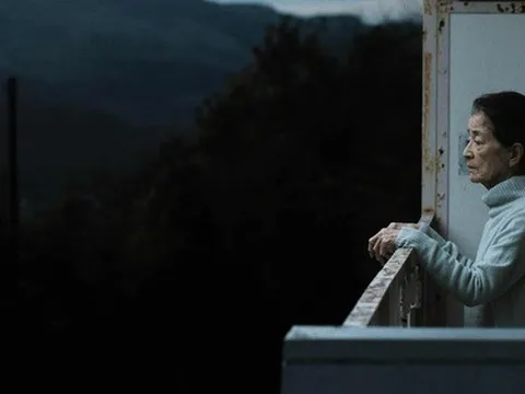 Sang bên kia dốc cuộc đời chợt nhận ra nghịch lý những đứa trẻ "nghịch ngợm" nhất lớp thường là những người con hiếu thảo nhất