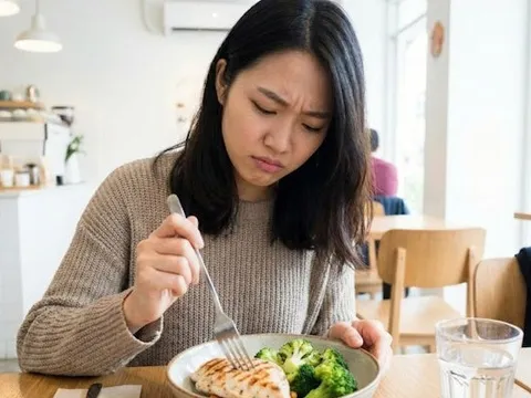 Ăn buffet xong đau bụng dữ dội trong đêm, cô gái 30 tuổi tử vong sau 2 ngày: Bác sĩ cảnh báo căn bệnh có thể cướp mạng rất nhanh