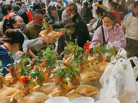 "Mua gà từ nông dân để bán cúng thắp hương ngày rằm, mùng 1 và Tất niên có cần phải ghi chép, kê khai hay không?" - Cục Thuế trả lời