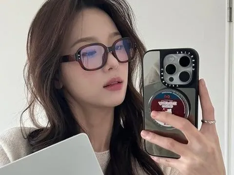 “Không mua túi nữa, tôi mua vàng”