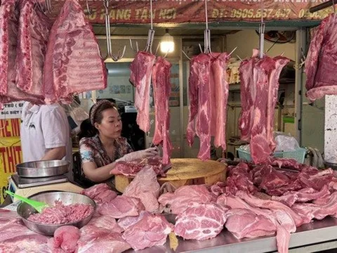 Giá thịt heo ở chợ lẻ cao gần gấp đôi chợ đầu mối