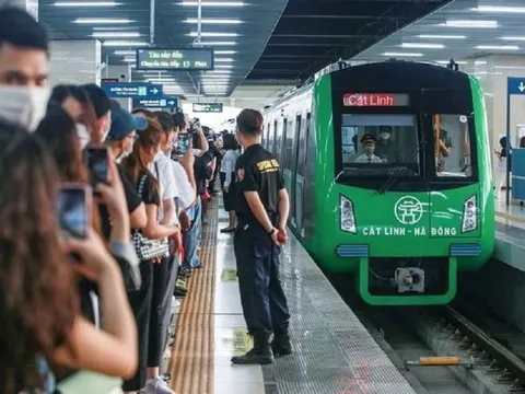 Hà Nội miễn phí vé 9 ngày Tết, thay đổi tần suất chạy 2 tuyến đường sắt trên cao