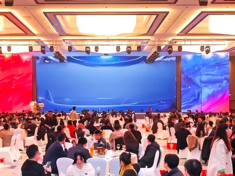 Từ chối diễn văn nghệ tiệc tất niên, người đàn ông bị công ty sa thải và khởi kiện: Tòa án phán quyết “Một bên phải đền 670 triệu đồng”