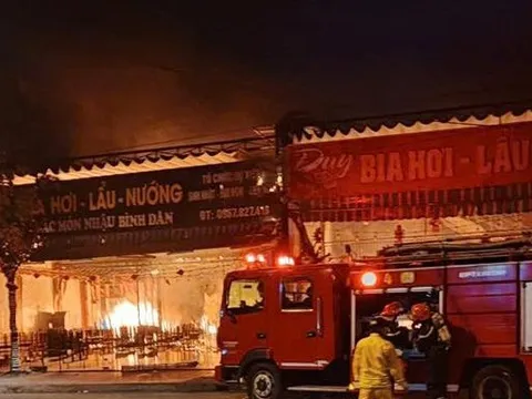 Cháy lớn tại nhà hàng, nam nhân viên trẻ tuổi mắc kẹt tử vong