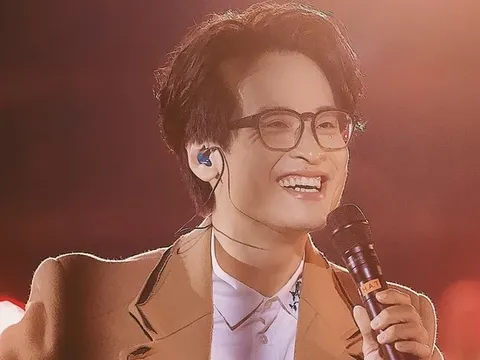 1 ca sĩ Việt có mức cát-sê chạm mức 1,5 tỷ đồng/show, hát 2-3 bài: Học vấn cũng đỉnh nóc kịch trần