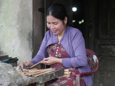 Nghề làm đũa từ cau Nàng Rưng tất bật vào vụ Tết