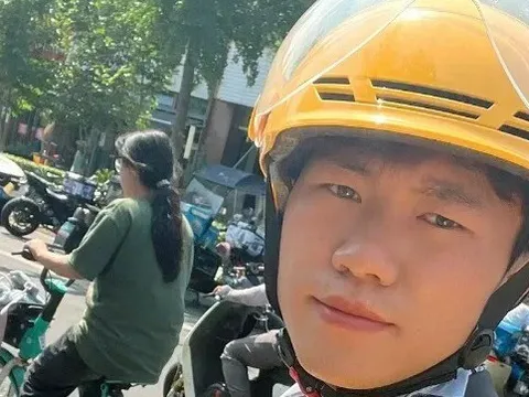 Shipper mời cả dãy trọ đi ăn tiệc buffet 1,3 triệu /người rồi xin nghỉ việc luôn: Chuyện xảy ra trước Tết gây xôn xao