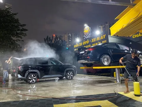 200.000 đồng một lần rửa xe, chủ tiệm hốt bạc dịp giáp Tết