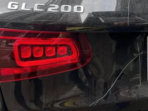 Vụ Mercedes bị đập gương, cào xước khi đỗ bên đường: Công an Hà Nội ra quyết định