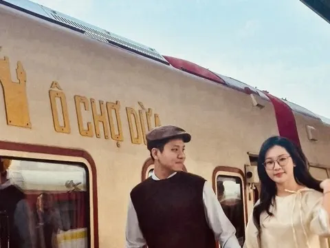 Tàu Hà Nội 5 cửa ô ‘mở hàng’ chương trình đặc biệt sáng Mùng 1 Tết