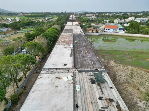 Diện mạo tuyến đường 13.900 tỷ đồng nối cao tốc ở TP.HCM sau 1 năm thi công