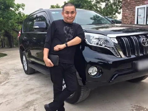 "Tùng Lò Gạch" giàu có tuổi xế chiều: Rảnh thì ra khách sạn ăn, làm việc theo cơn