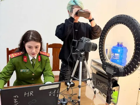 Nam ca sĩ mùng 3 Tết lên Công an phường, gây sốt trang Thông tin Chính phủ