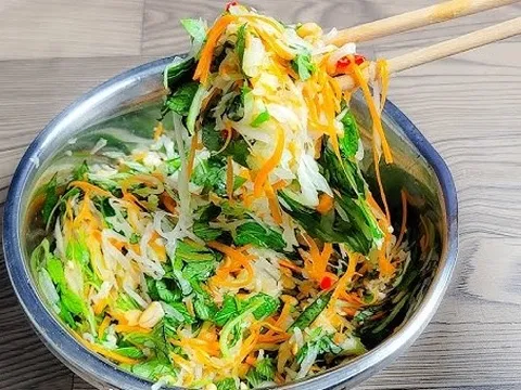 Ngày càng nhiều người trẻ mắc ung thư dạ dày, bác sĩ nói thẳng: 6 món ngày Tết thừa nhiều mấy cũng đừng để qua đêm!