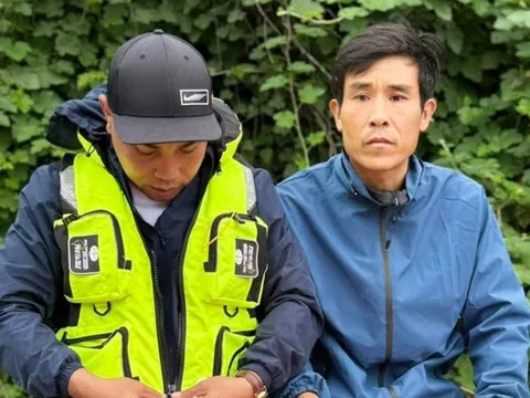 Vụ lật đò chở 7 người: “Vẫn day dứt vì không kịp cứu cháu nhỏ"