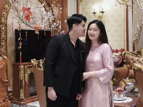 Hoa khôi bóng chuyền Việt Hương khoe nhan sắc “gái một con” xinh đẹp trong biệt thự lộng lẫy nhà chồng "trâm anh thế phiệt"