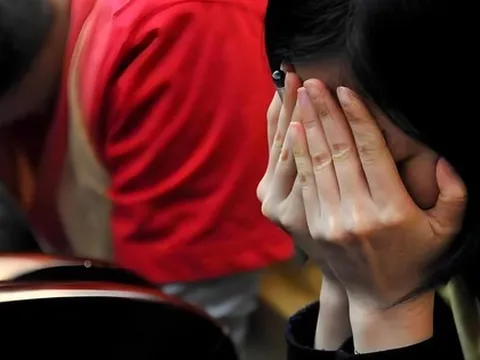 Ăn Tết, mẹ tôi mừng tuổi con gái anh họ 3 triệu, còn con tôi chỉ nhận được một tờ giấy, tôi quyết định cắt đứt quan hệ