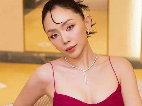 Netizen nhờ tư vấn chuyện cố chấp yêu nhưng bị mẹ cấm, Tóc Tiên: "Mình không có tư cách trả lời câu này"