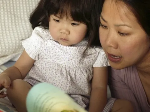 Bác sĩ và giáo viên: Ai dạy con nghiêm khắc hơn?