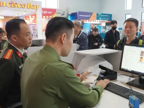 Lực lượng an ninh hàng không giữ bình yên cho mỗi chuyến bay