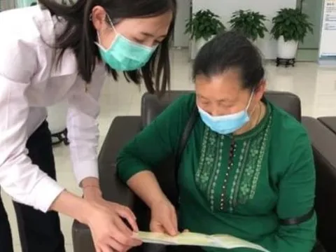 Khách gửi tiết kiệm 37 triệu đồng, 2 năm sau phát hiện đã mua bảo hiểm nhân thọ, ngân hàng khẳng định: “Không có chuyện lừa dối khách hàng nhưng vẫn trả lại 112 triệu”