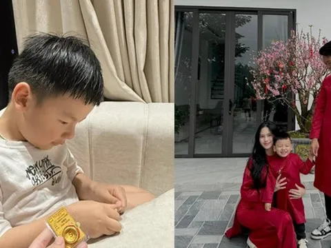 Vợ Thành Chung sắm 6 chỉ vàng cho con trai ngày vía Thần Tài, mới 3 tuổi bé Leo đã có của để dành