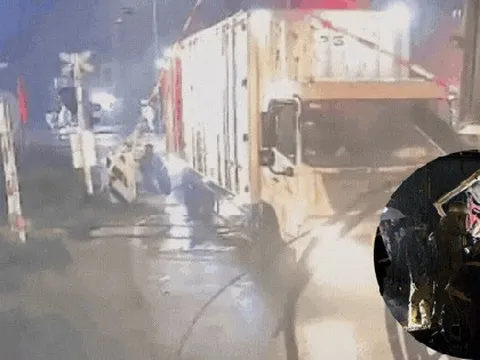 Công an Hà Nội thông tin danh tính tài xế trong vụ tai nạn nghiêm trọng giữa xe đầu kéo và tàu hỏa