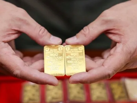 Tiền bán vàng chuyển vào tài khoản cá nhân có phải đóng thuế không?