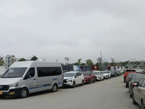 Trông giữ xe và thu tiền trái quy định tại lễ hội, 2 người bị phạt 32,5 triệu đồng