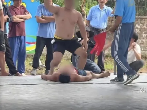 Đô vật bị gãy cổ tử vong ở hội làng đầu năm