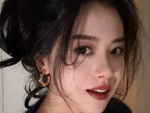 Soi gương đoán ngay "thời điểm vàng" phát tài: Nét tướng nào trên khuôn mặt tiết lộ bạn sắp giàu to?