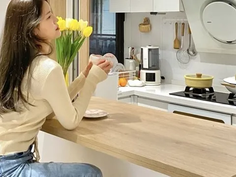 Đừng đập tường vội: Đây là cách tôi cứu sáng cho các căn hộ nhỏ suốt 10 năm qua