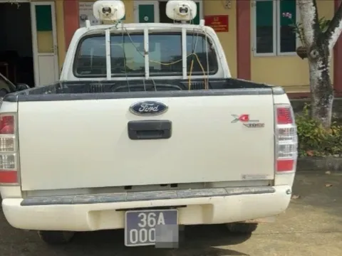 Xe biển xanh bị 'tố' vi phạm giao thông, tài xế và đơn vị quản lý bị phạt gần 40 triệu đồng