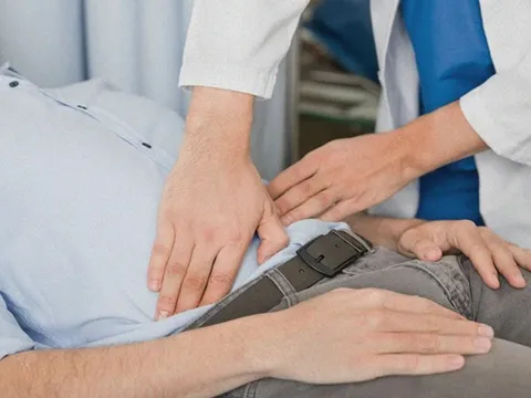 Không rượu bia, không thuốc lá, người đàn ông 44 tuổi vẫn mắc ung thư gan: Bác sĩ chỉ điểm 1 thói quen nhiều người đang chủ quan