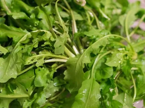 5 loại rau rẻ bèo giúp kích thích mọc tóc, bồi bổ gan lại làm đẹp da mặt, chợ Việt nào cũng có bán