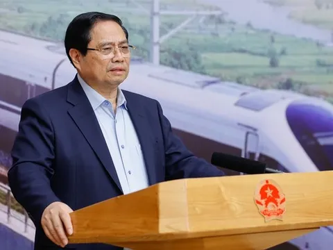 Thủ tướng: "Không lãng phí một ngày" với các dự án đường sắt