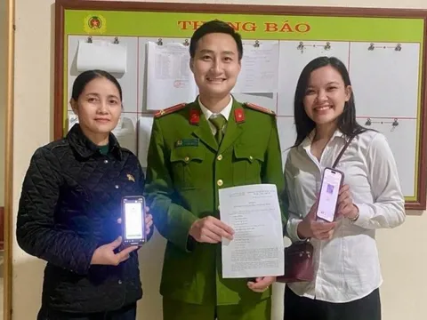 Giao dịch 1,3 tỷ đồng chuyển khoản thông qua tài khoản cá nhân: 2 người phụ nữ SN 1999 và 1982 phải xác minh tại cơ quan công an