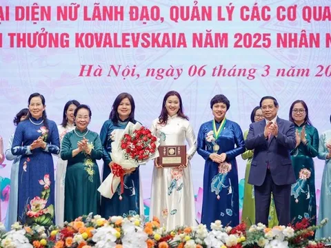 Thủ tướng: Phụ nữ giữ “chìa khóa” mở vận mệnh phát triển quốc gia