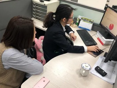 Chuyển khoản 22 tỷ đồng cho bạn vay, 3 tiếng sau người phụ nữ nhận được cuộc gọi của cảnh sát: "Chúng tôi đang giữ 5,9kg vàng của cô"